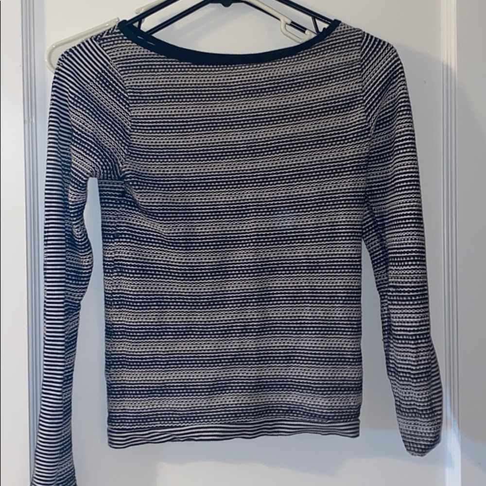 Athleta Black & White long sleeve top